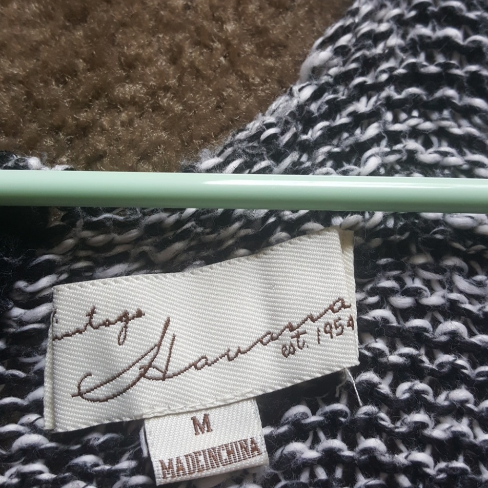 Sweater - Picture 4 of 4